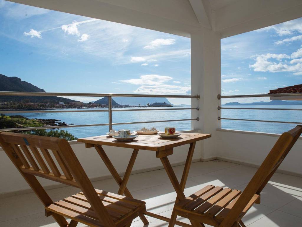 casa indipendente in affitto a Golfo Aranci