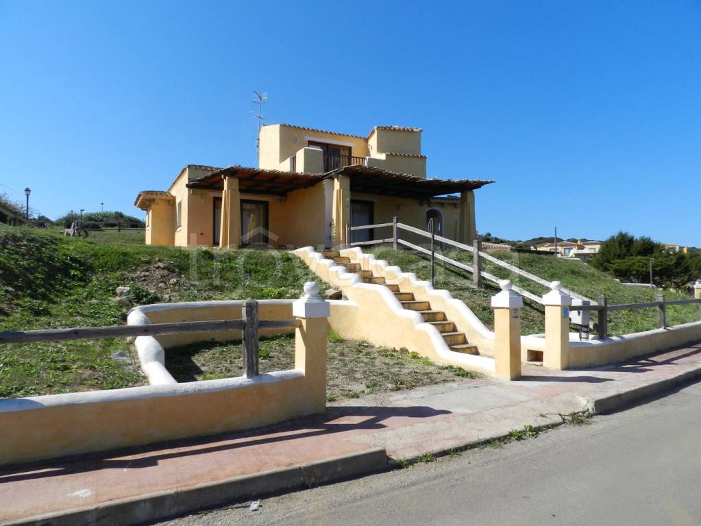 casa indipendente in vendita a Stintino