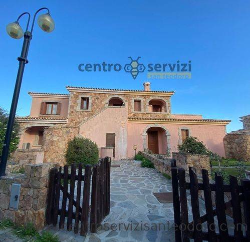 casa indipendente in affitto a San Teodoro(SS) in zona La Cinta