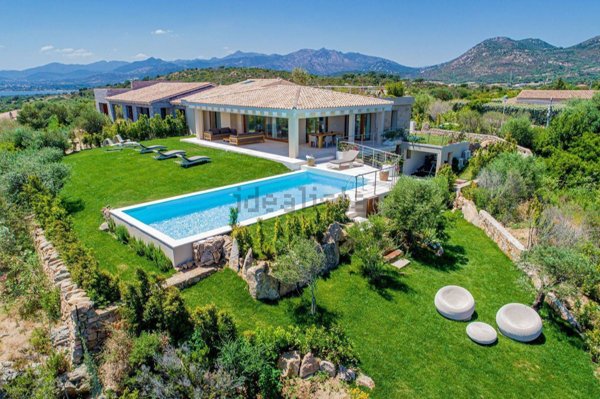 casa indipendente in affitto a San Teodoro(SS) in zona Lu Impostu