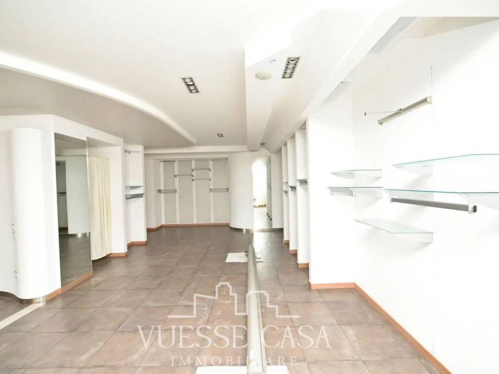 negozio in affitto a Nuoro in zona Centro Storico