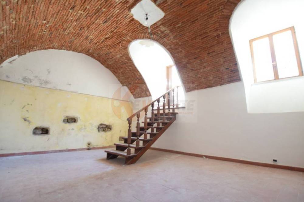 locale commerciale in affitto a Nuoro in zona Centro Storico