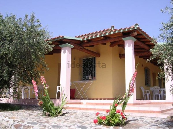 casa indipendente in affitto ad Orosei
