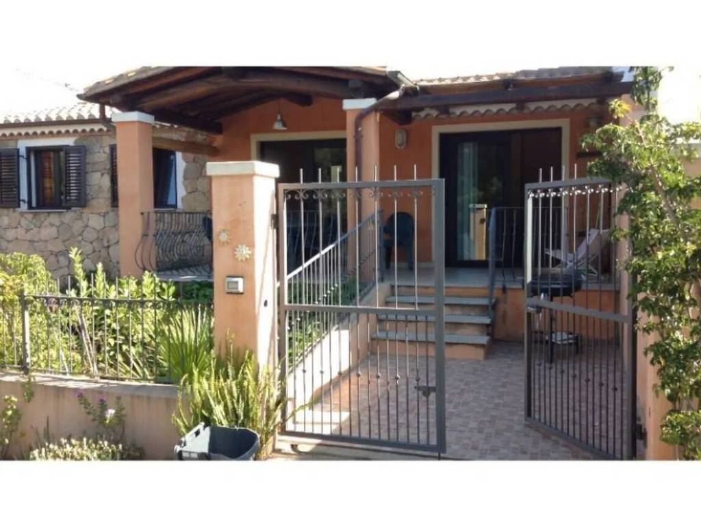 appartamento in affitto a Tortolì in zona Porto Frailis