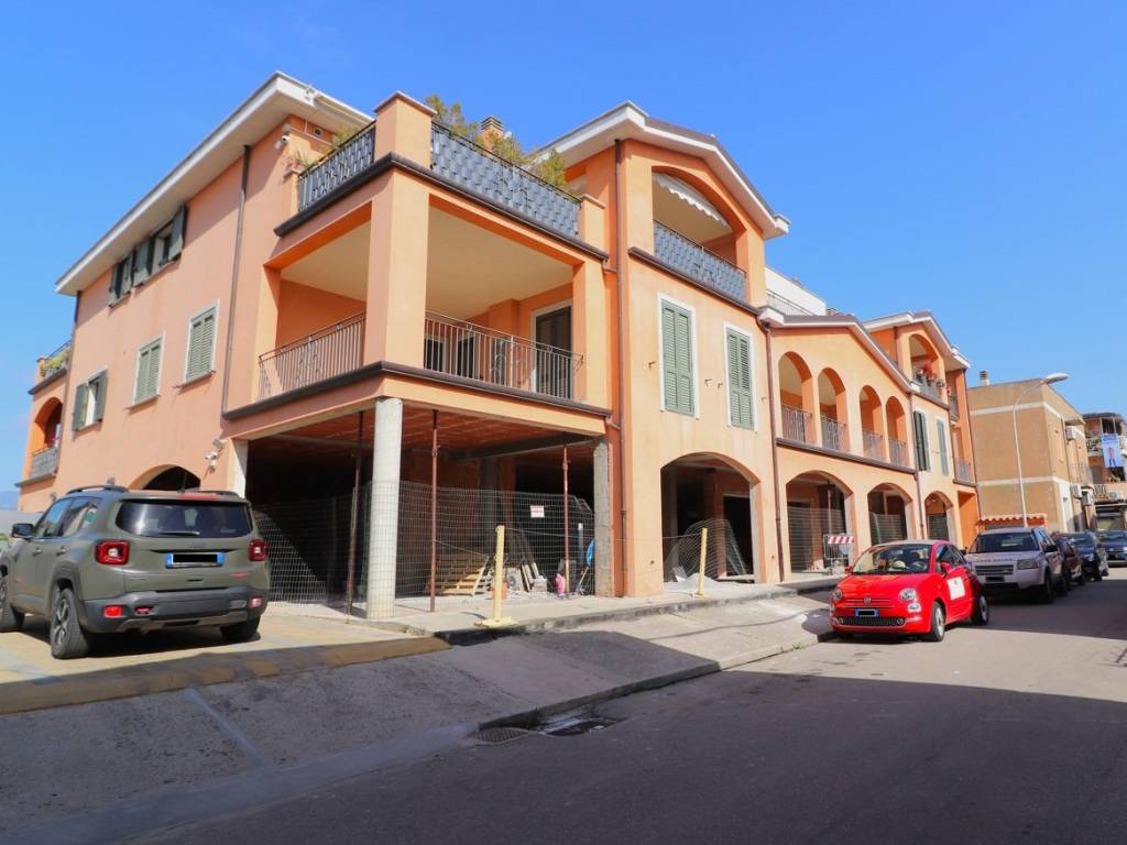 negozio in affitto a Tortolì in zona Centro Storico