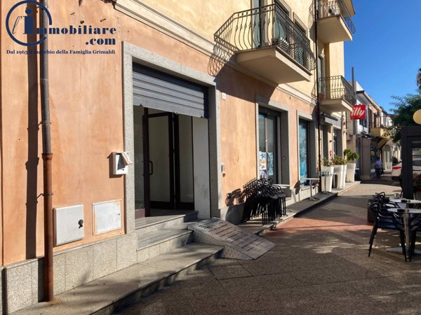 locale commerciale in affitto a Tortolì in zona Centro Storico