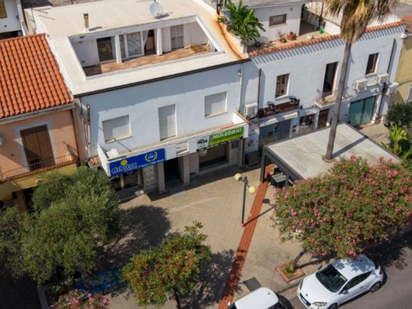 negozio in affitto a Tortolì in zona Centro Storico