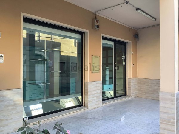 locale commerciale in affitto ad Assemini