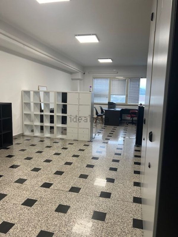 ufficio in affitto ad Assemini in zona Truncu Is Follas