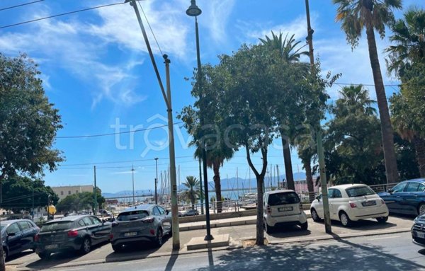 negozio in affitto a Cagliari in zona Marina