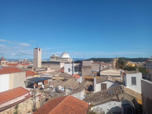 appartamento in affitto a Cagliari in zona Villanova