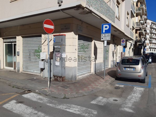 locale commerciale in affitto a Cagliari