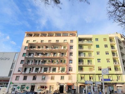 negozio in affitto a Cagliari in zona Tribunale