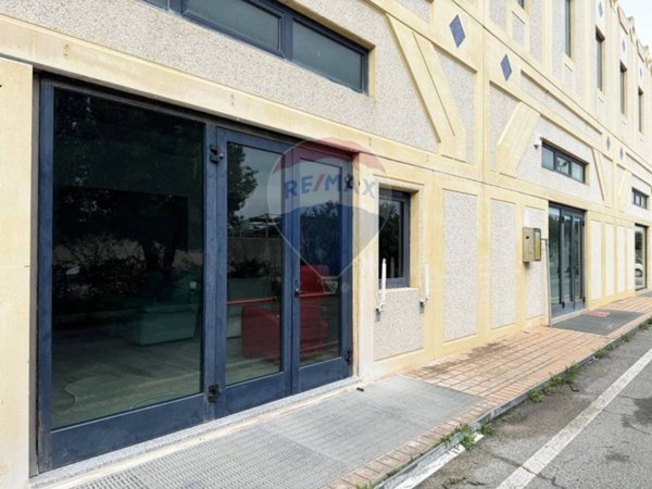 locale commerciale in affitto a Cagliari in zona Sant'Avendrace