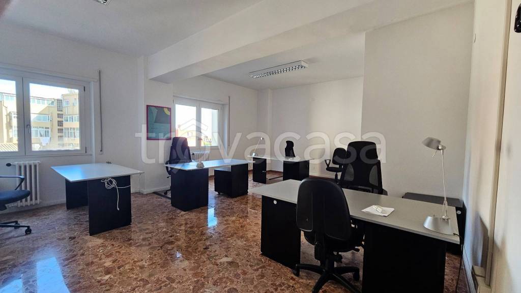 ufficio in affitto a Cagliari in zona Monte Mixi