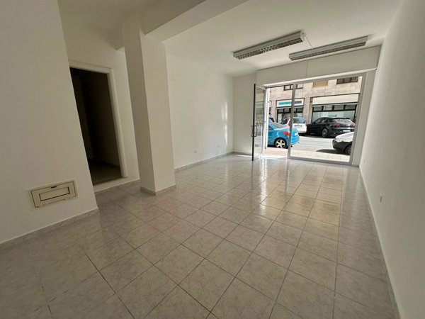 negozio in affitto a Cagliari in zona San Benedetto