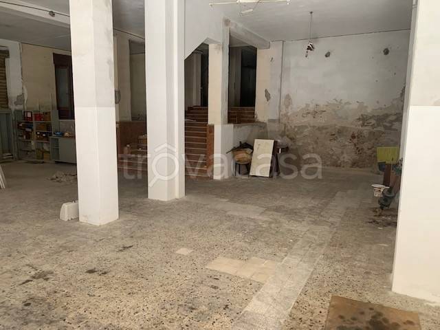 negozio in affitto a Cagliari in zona Marina