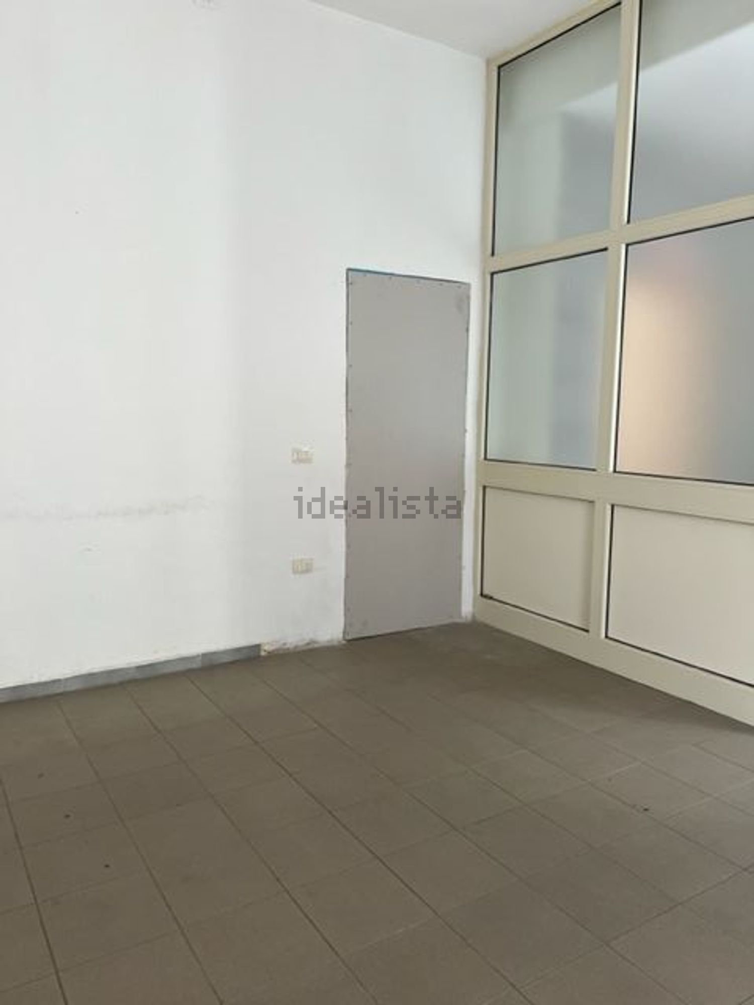 locale commerciale in affitto a Cagliari in zona Pirri