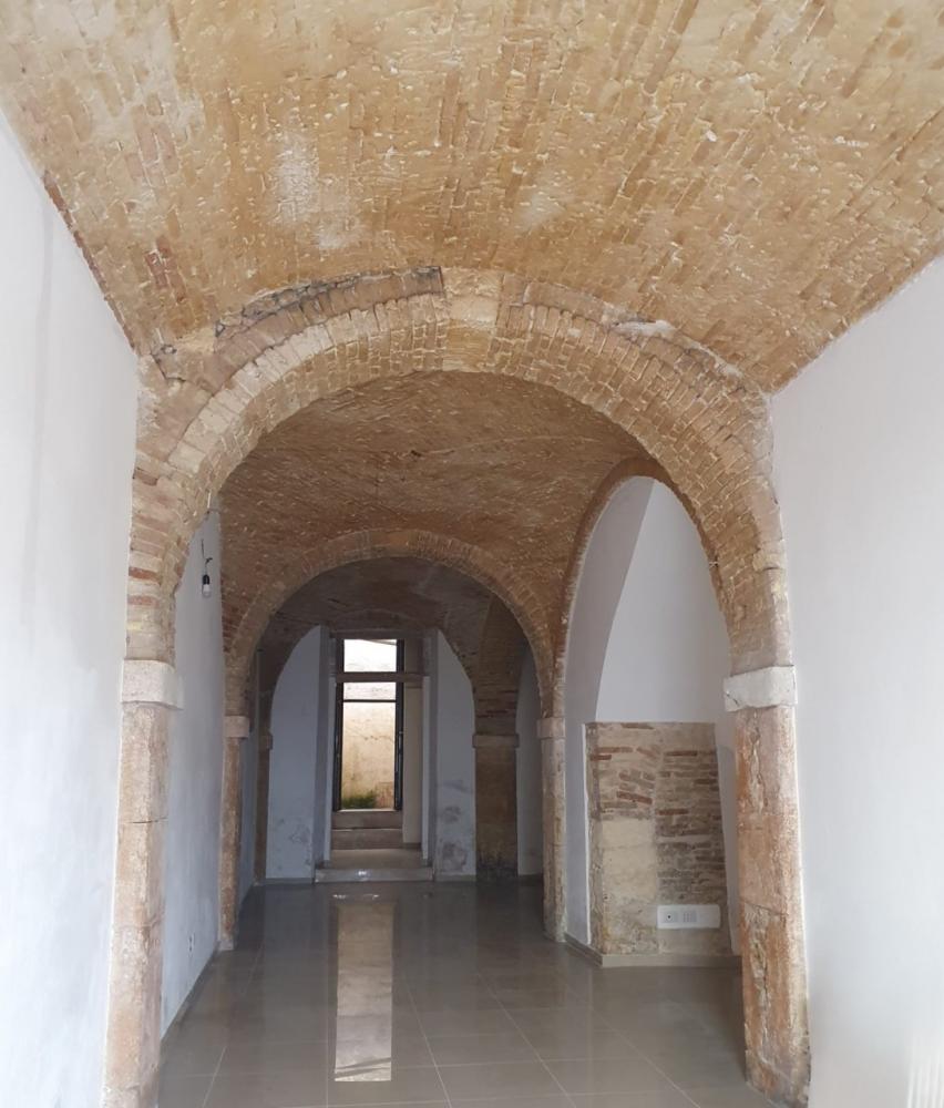 locale commerciale in affitto a Cagliari in zona Villanova