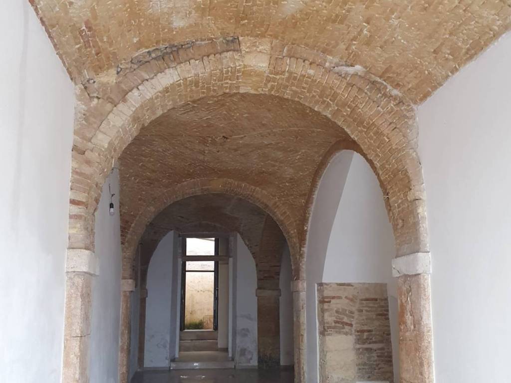 negozio in affitto a Cagliari in zona San Benedetto