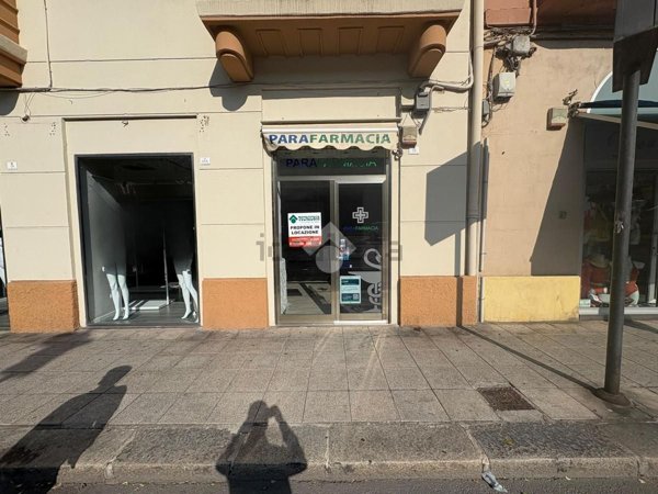 negozio in affitto a Cagliari in zona Villanova