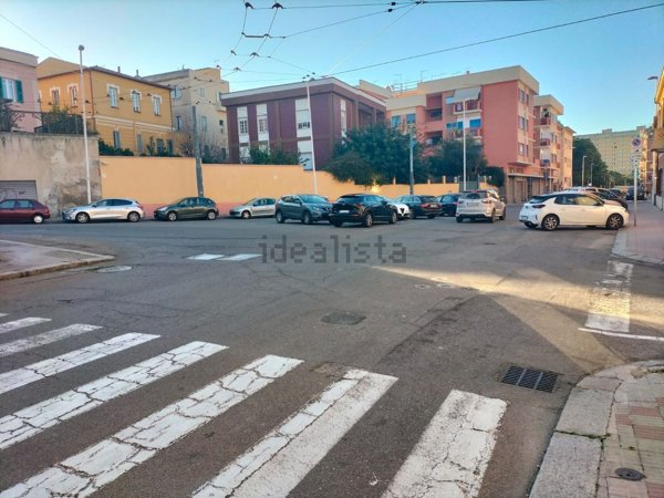 locale commerciale in affitto a Cagliari in zona La Vega