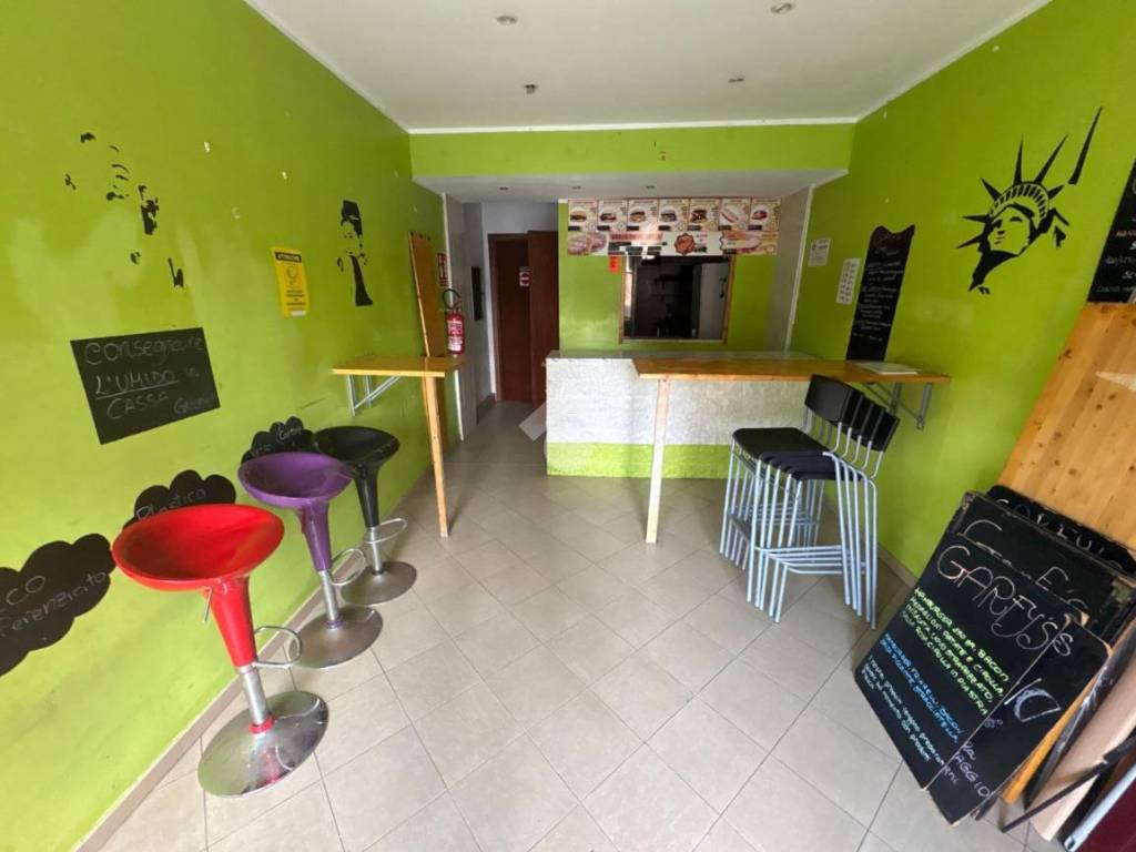 negozio in affitto a Cagliari in zona Stampace/Punici