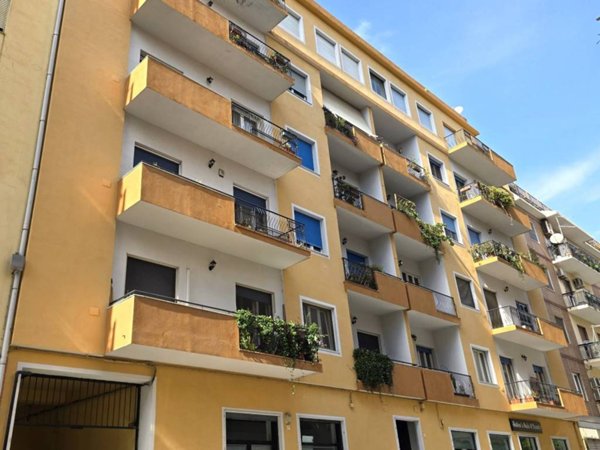 negozio in affitto a Cagliari in zona Genneruxi