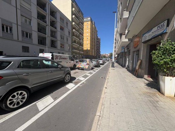 negozio in affitto a Cagliari in zona Genneruxi