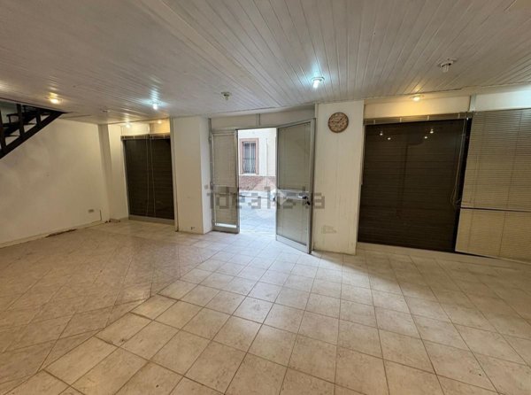 locale commerciale in affitto a Cagliari