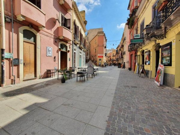 negozio in affitto a Cagliari in zona Stampace/Punici