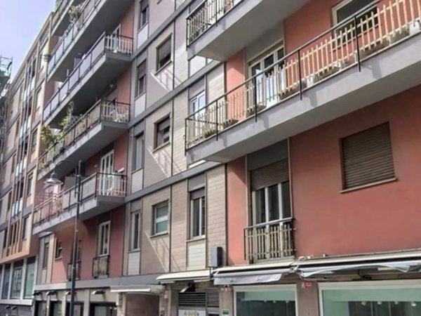 negozio in affitto a Cagliari in zona Villanova