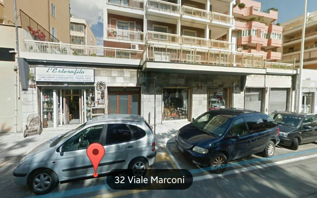 negozio in affitto a Cagliari in zona Genneruxi