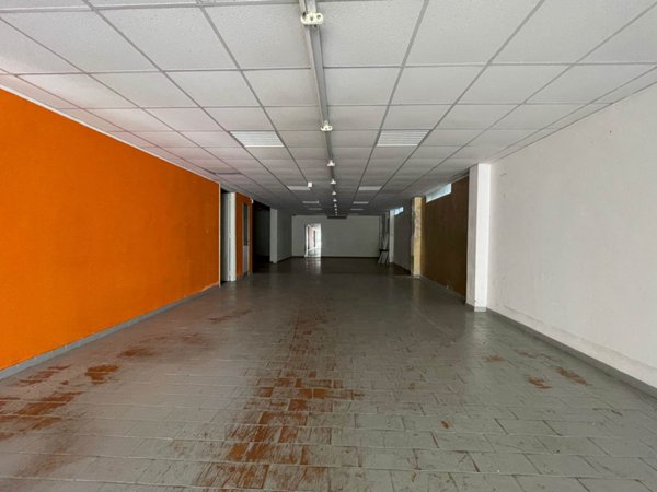 locale commerciale in affitto a Cagliari in zona Pirri
