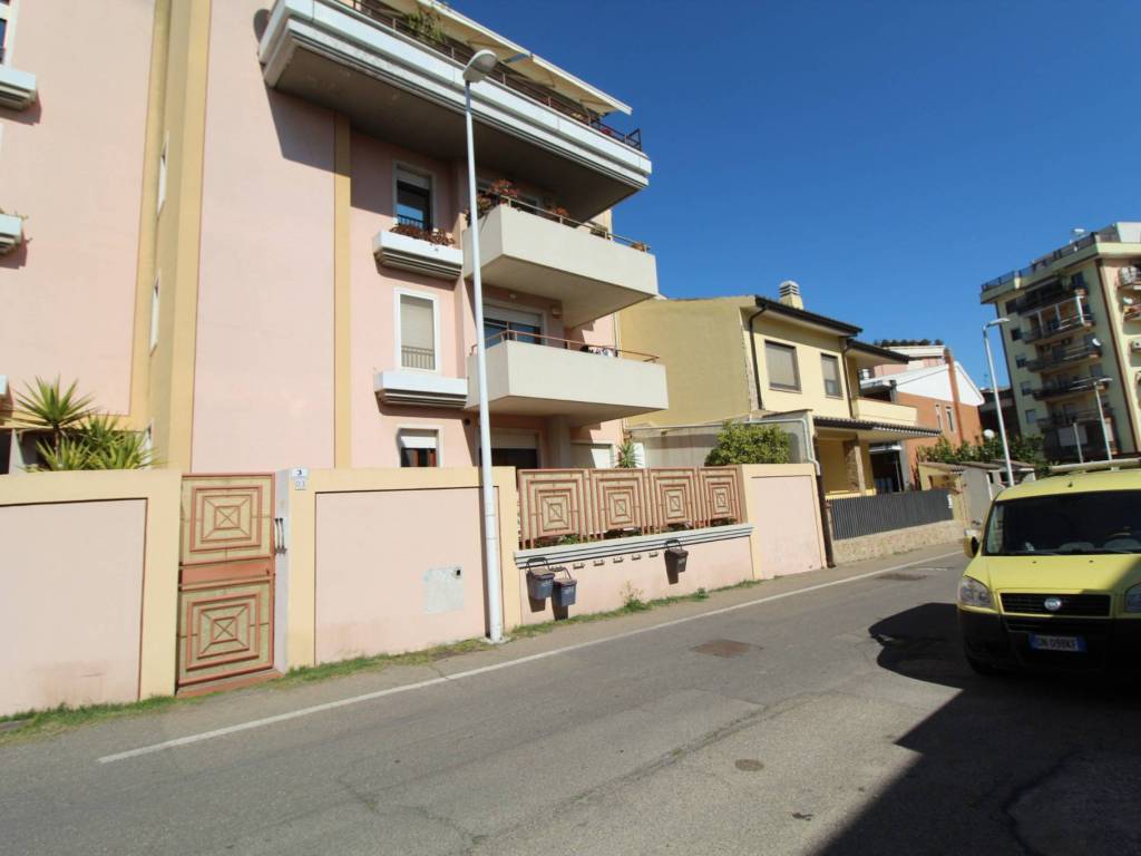 appartamento in affitto a Cagliari in zona Genneruxi