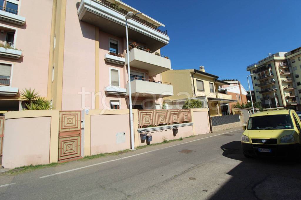 appartamento in affitto a Cagliari in zona Genneruxi