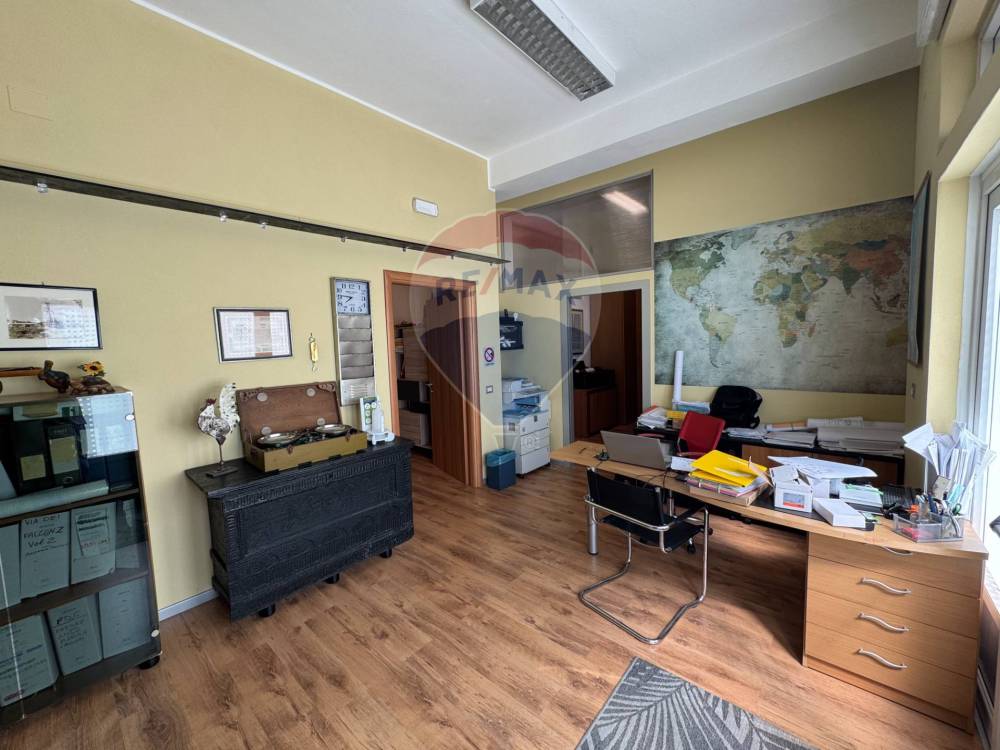 locale commerciale in affitto a Cagliari