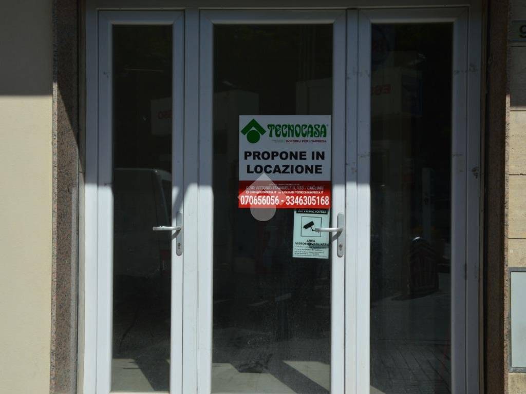 negozio in affitto a Cagliari in zona Villanova