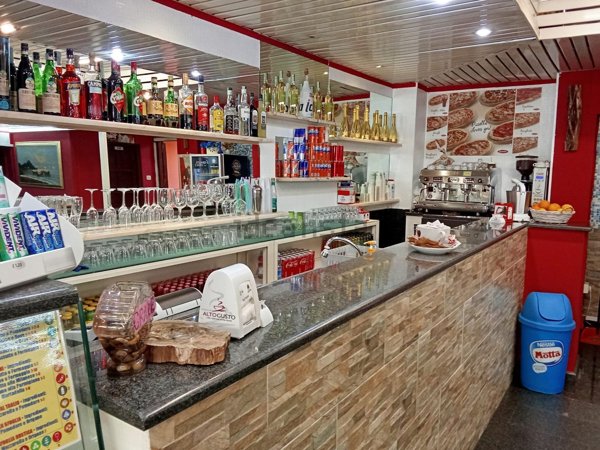 negozio in affitto a Cagliari in zona Genneruxi