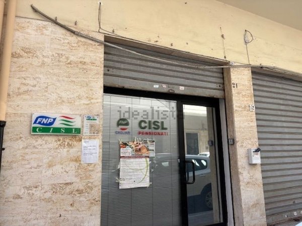 locale commerciale in affitto a Cagliari