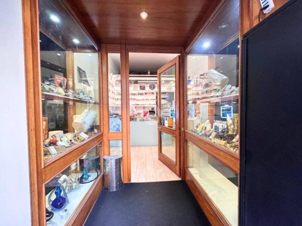 negozio in affitto a Cagliari