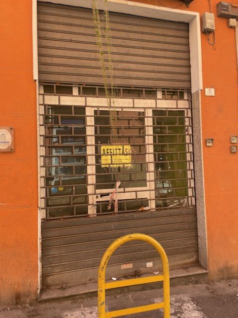 negozio in affitto a Cagliari in zona Villanova