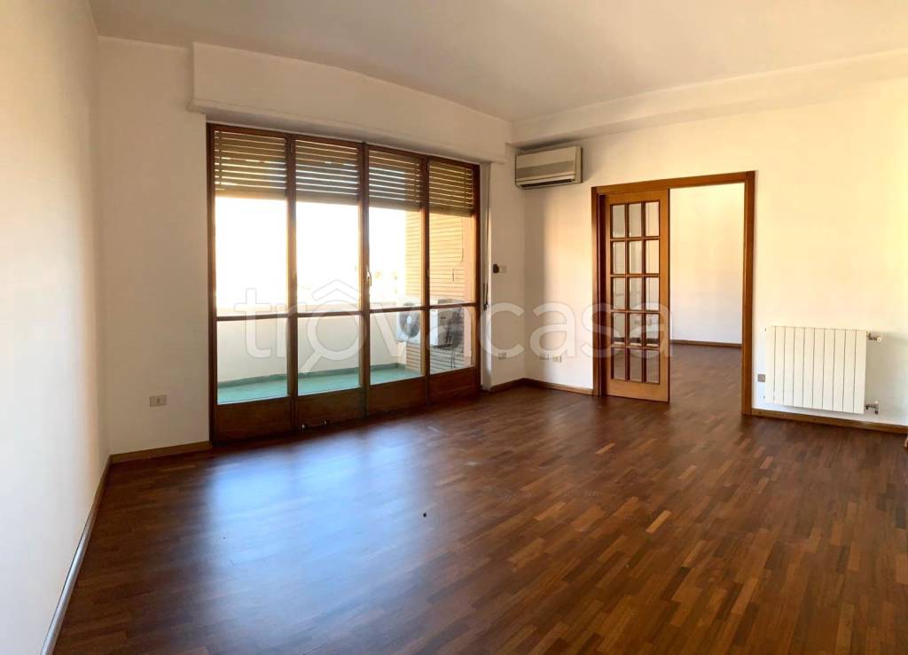 ufficio in affitto a Cagliari in zona Villanova