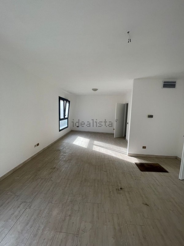 ufficio in affitto a Cagliari in zona Villanova