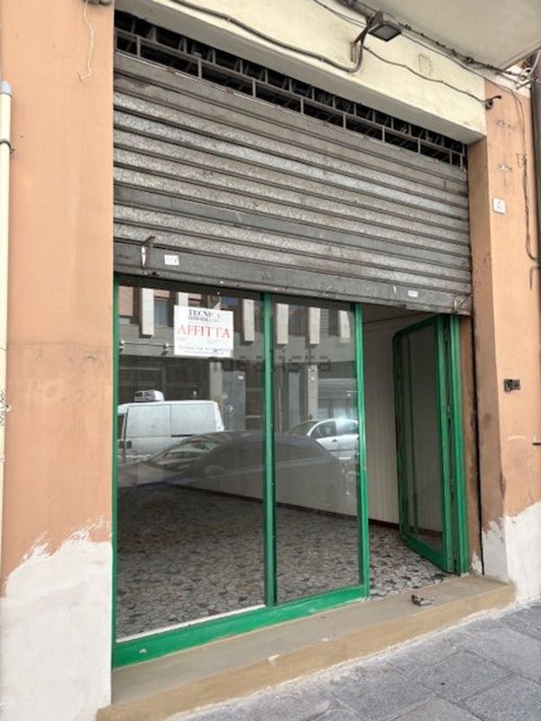 locale commerciale in affitto a Cagliari