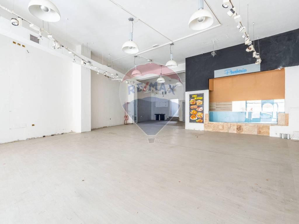 negozio in affitto a Cagliari in zona Stampace/Punici