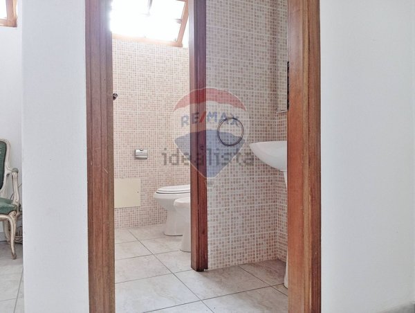 locale commerciale in affitto a Cagliari in zona Pirri