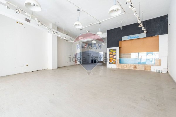 locale commerciale in affitto a Cagliari in zona Stampace/Punici