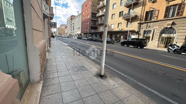 negozio in affitto a Cagliari in zona Villanova