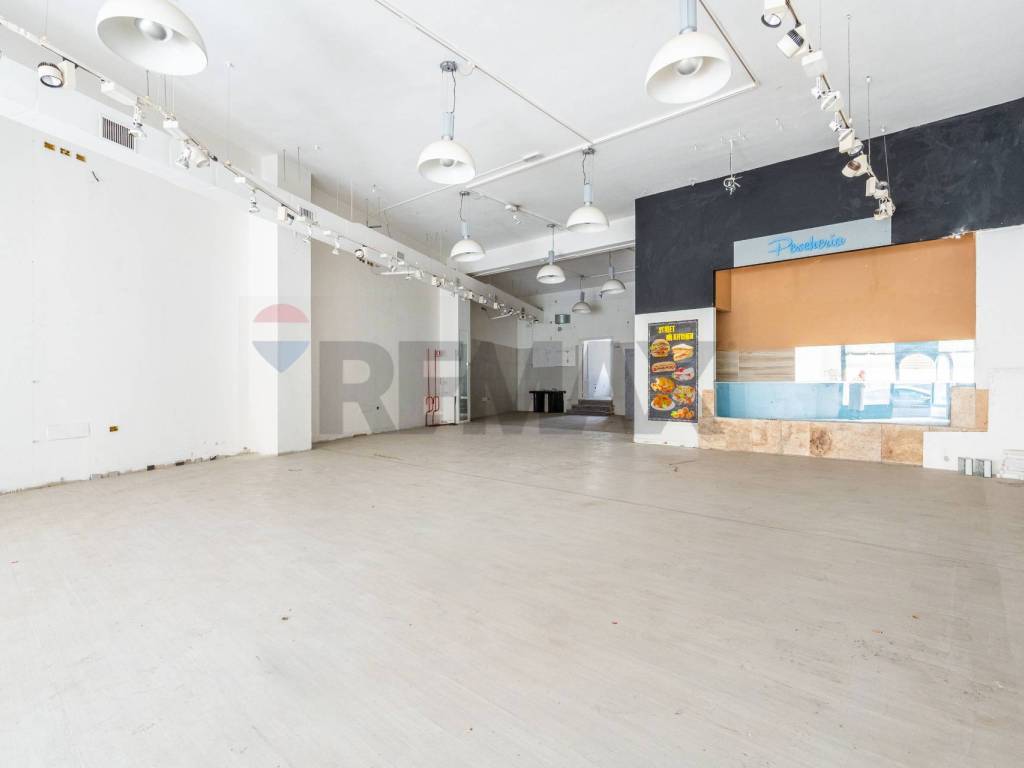 negozio in affitto a Cagliari in zona Stampace/Punici